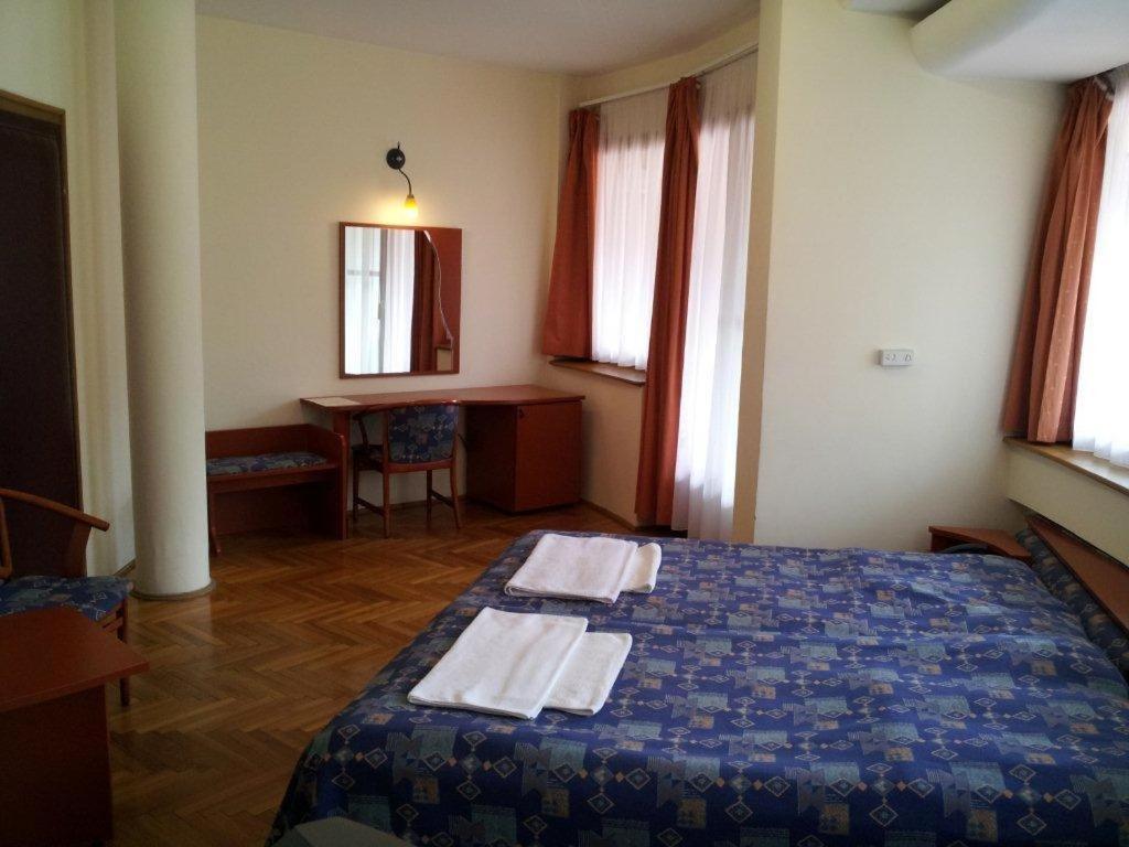 Fenyves Hotel Bekescsaba Phòng bức ảnh