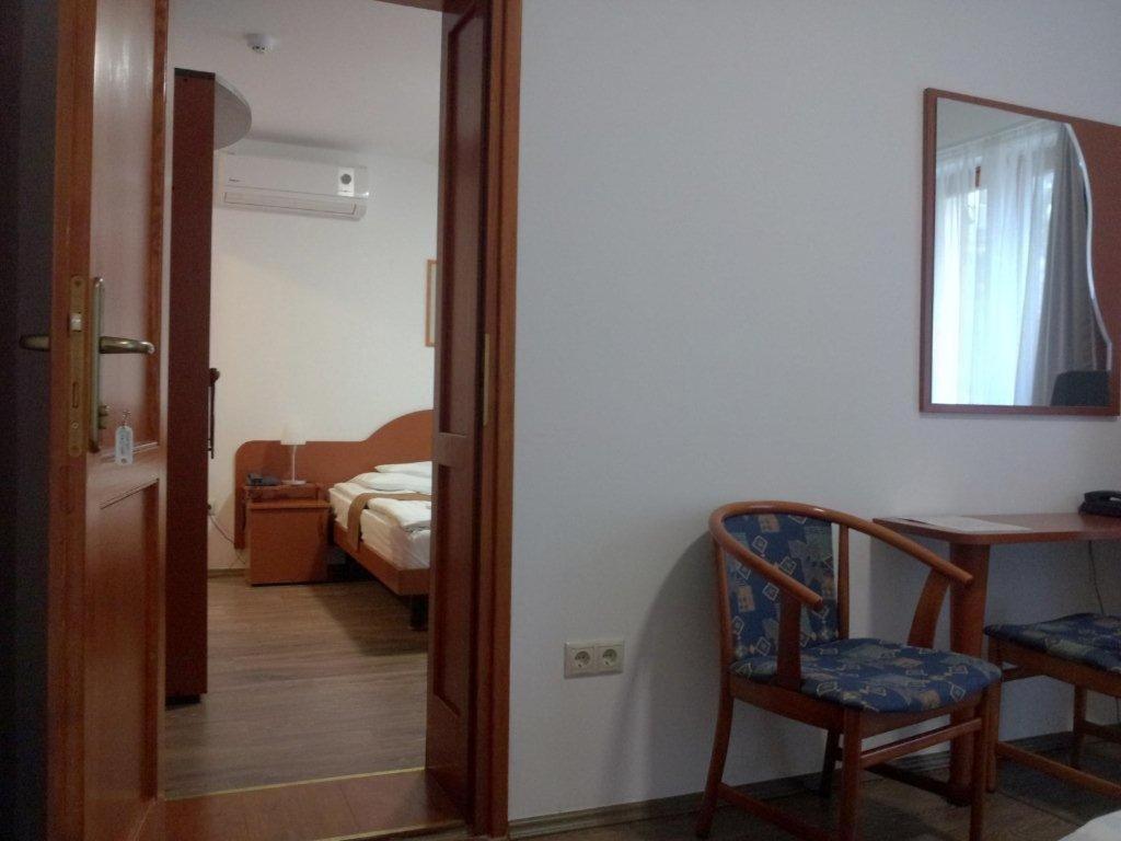 Fenyves Hotel Bekescsaba Ngoại thất bức ảnh
